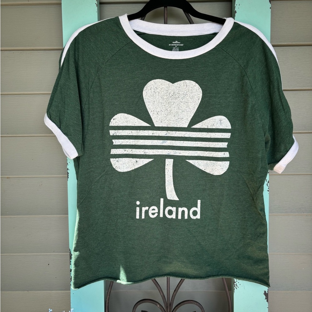 Cut retro 80s fit Ireland shamrock shirt ☘️